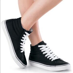 Urban Groove Sam hip-hop black canvas, high top sneaker, performance shoe